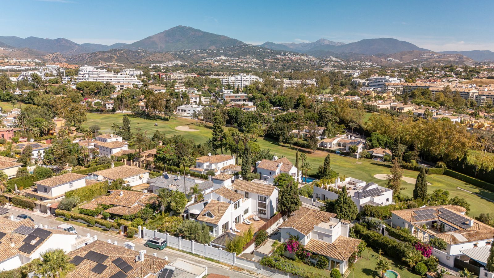 Image 44: detached villa For sale, San Pedro de Alcántara, €2,200,000 [HFM-CL10167]