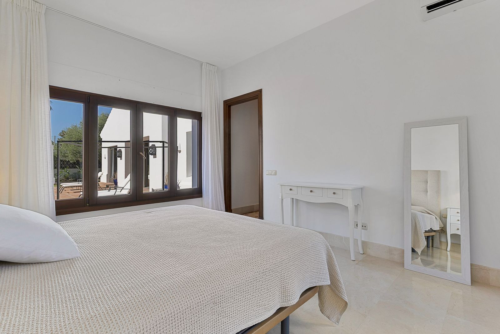 Image 44: detached villa For sale, San Pedro de Alcántara, €2,200,000 [HFM-CL10167]