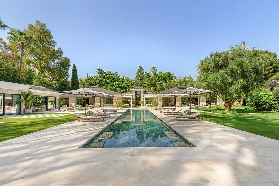 Image {index}: Detached Villa For sale, Nueva Andalucía, €20,500,000 [HFM-C40132]