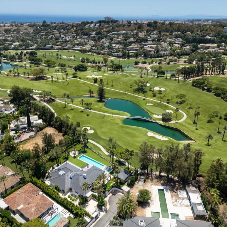 Image {index}: Detached Villa For sale, Nueva Andalucía, €20,500,000 [HFM-C40132]