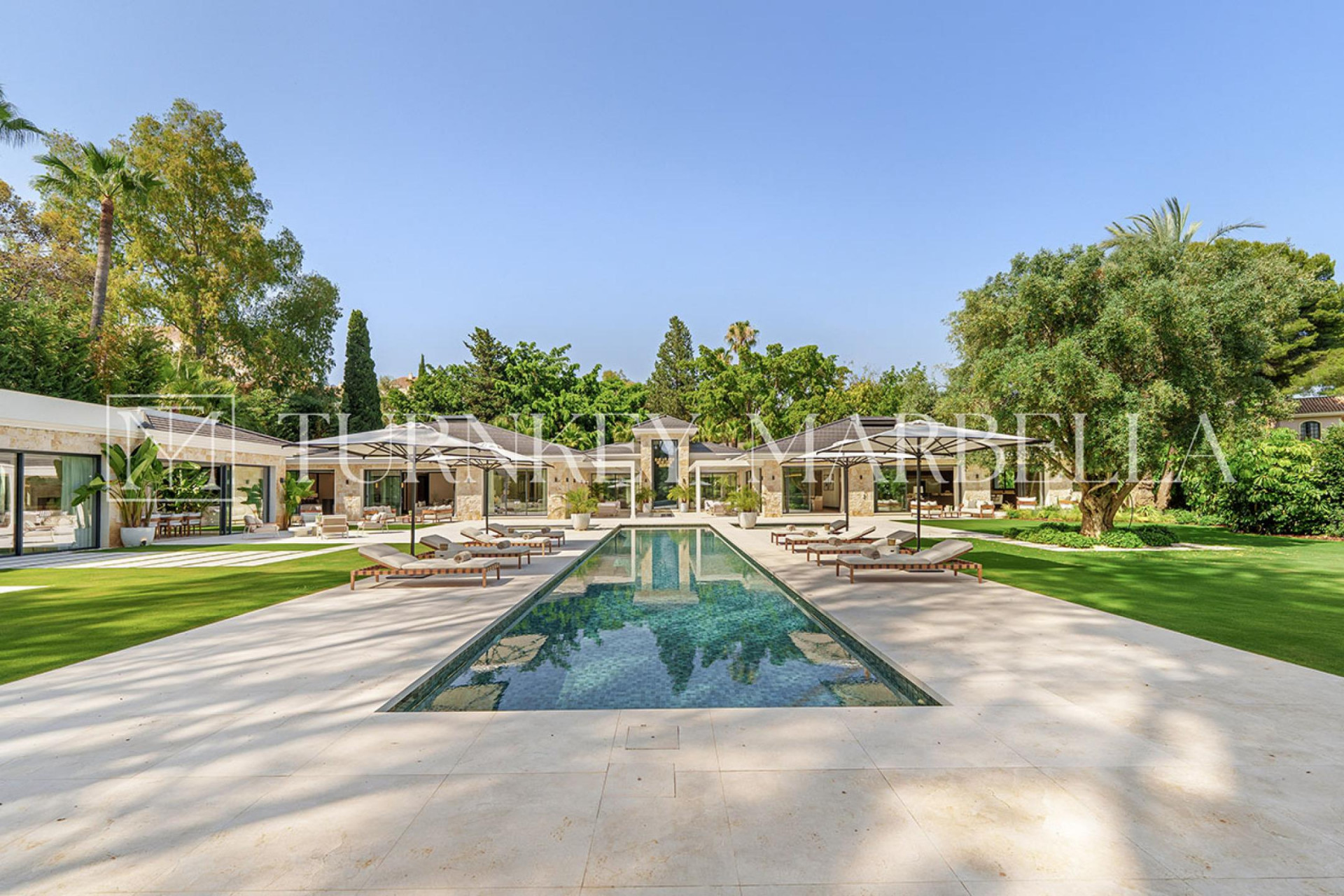 Image 8: detached villa For sale, Nueva Andalucía, €20,500,000 [HFM-C40132]