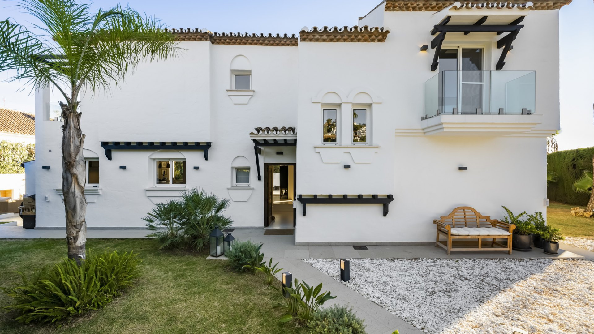 Image 34: detached villa For sale, Nueva Andalucía, €2,350,000 [HFM-CL10168]