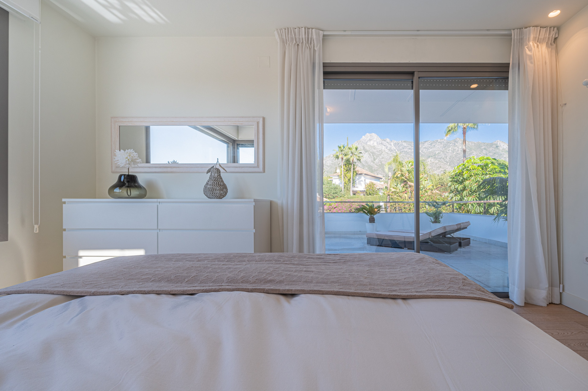 Image 41: detached villa For sale, The Golden Mile, €2,450,000 [HFM-CL10169]