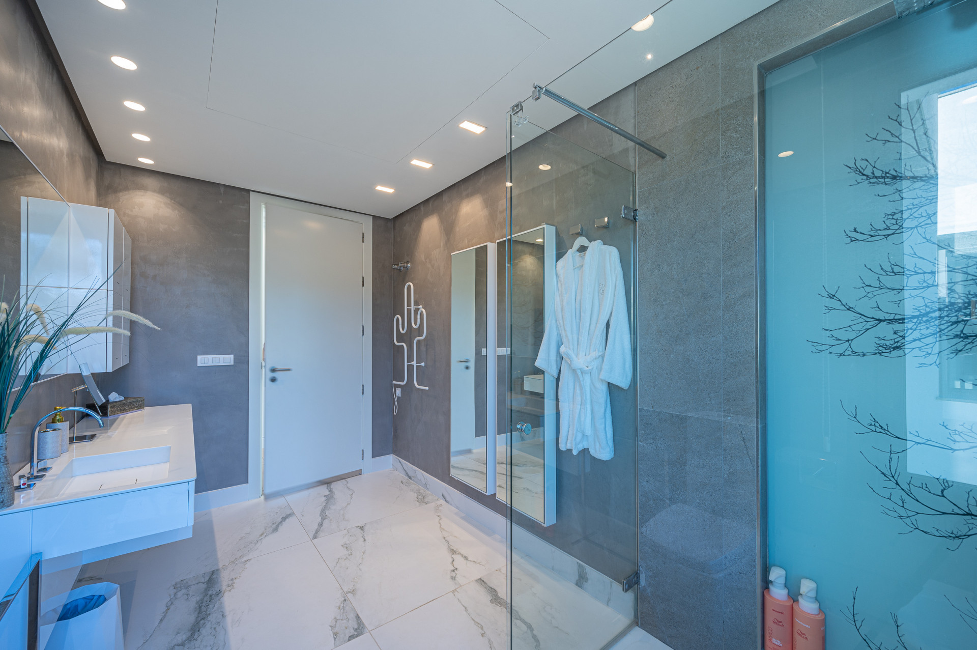 Image 41: detached villa For sale, The Golden Mile, €2,450,000 [HFM-CL10169]