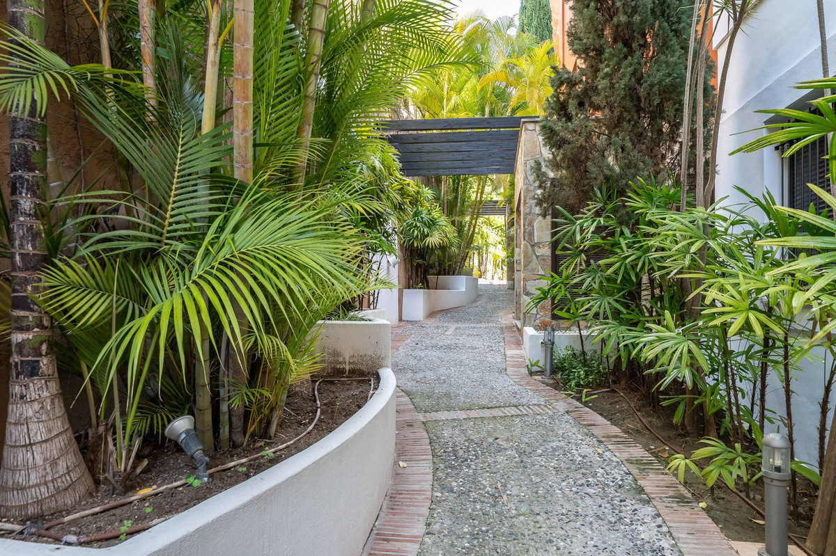 Image 33: apartment For sale, Benahavís, €475,000 [HFM-CL10173]