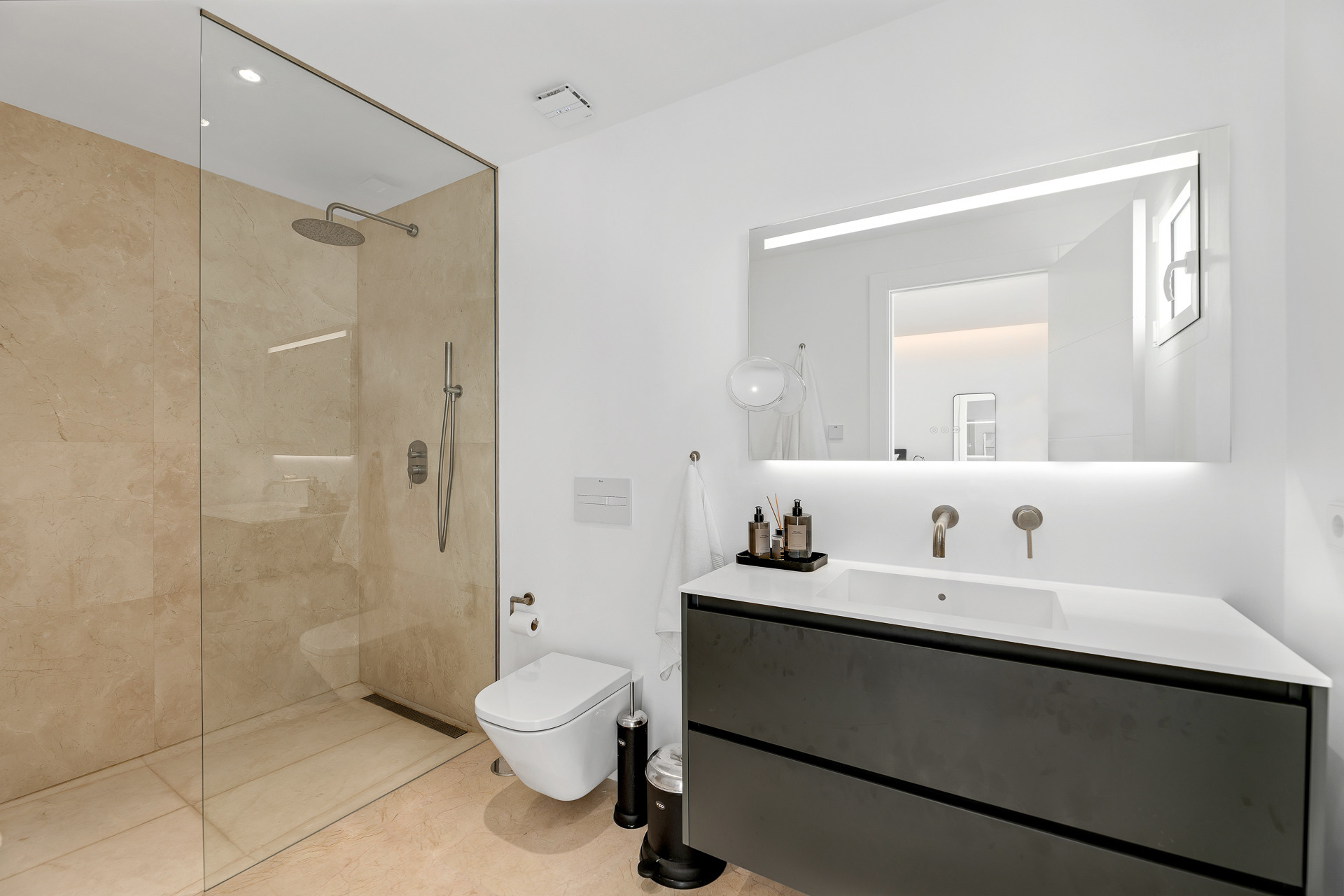 Image 14: penthouse For sale, Puerto Banús, €1,395,000 [HFM-CL10076]