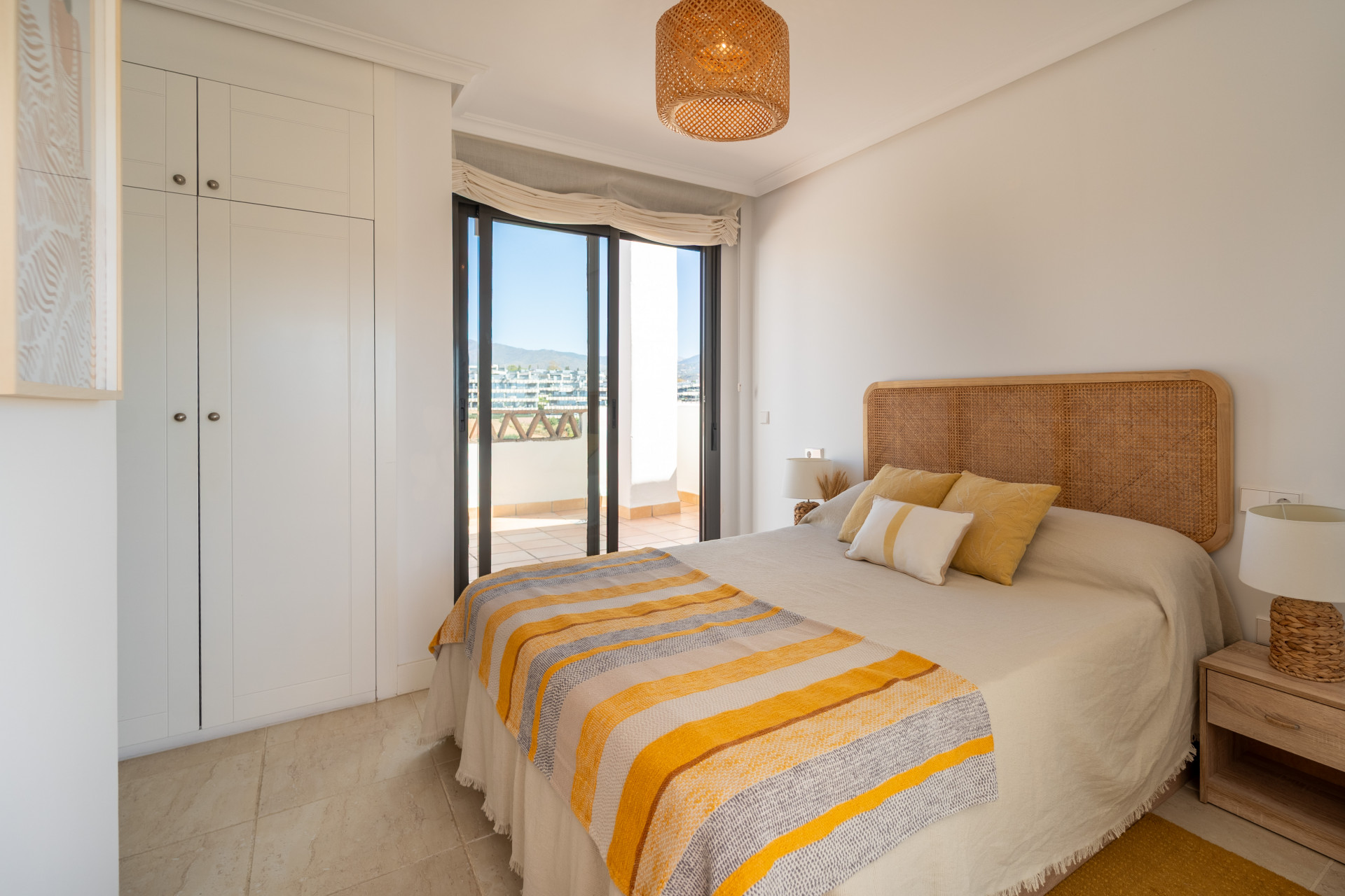 Image 50: penthouse duplex For sale, Estepona, €495,000 [HFM-CL10001]