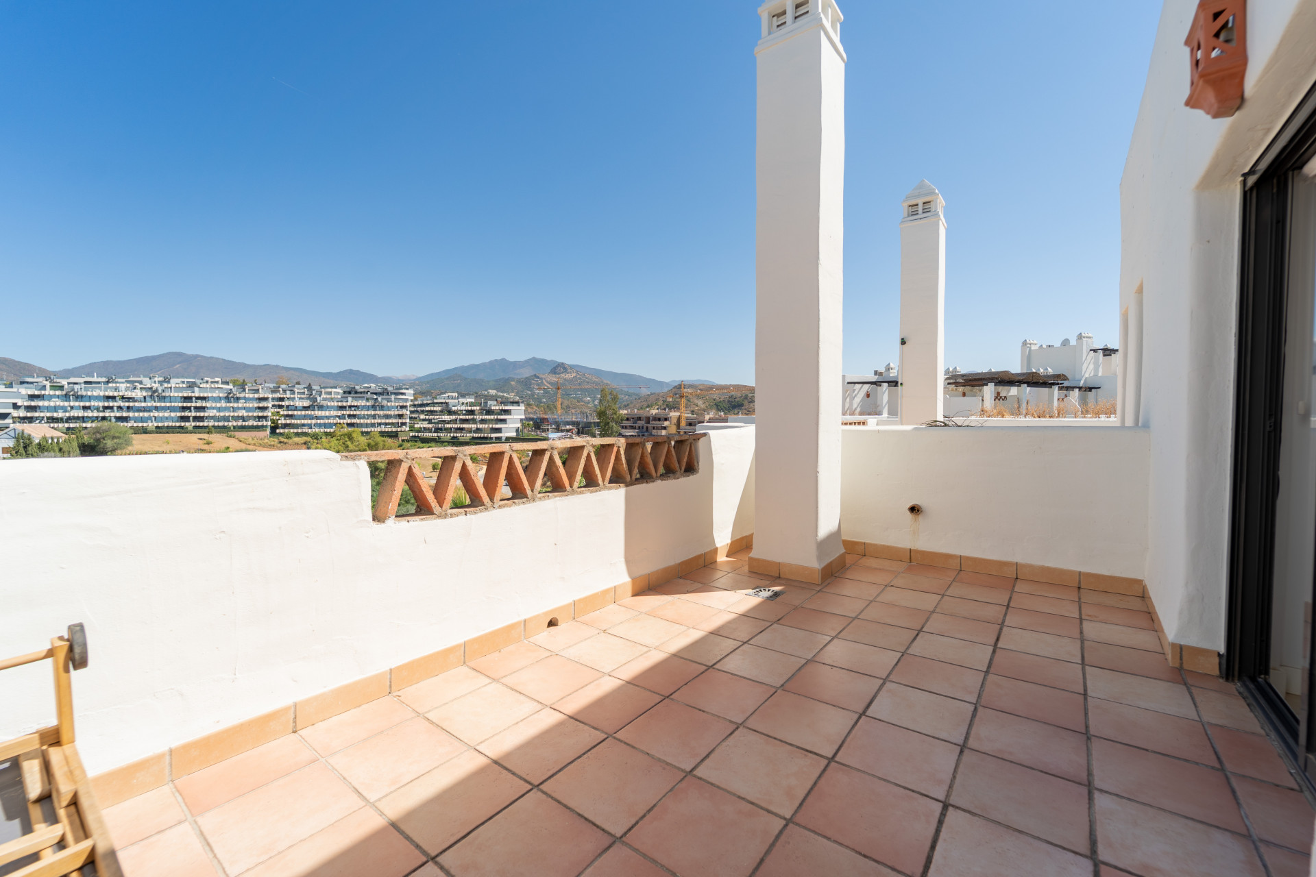 Image 50: penthouse duplex For sale, Estepona, €495,000 [HFM-CL10001]