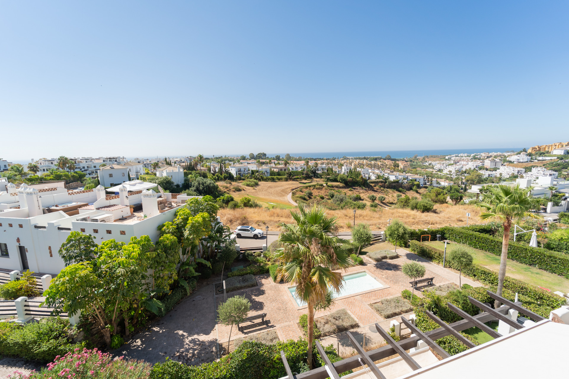 Image 50: penthouse duplex For sale, Estepona, €495,000 [HFM-CL10001]