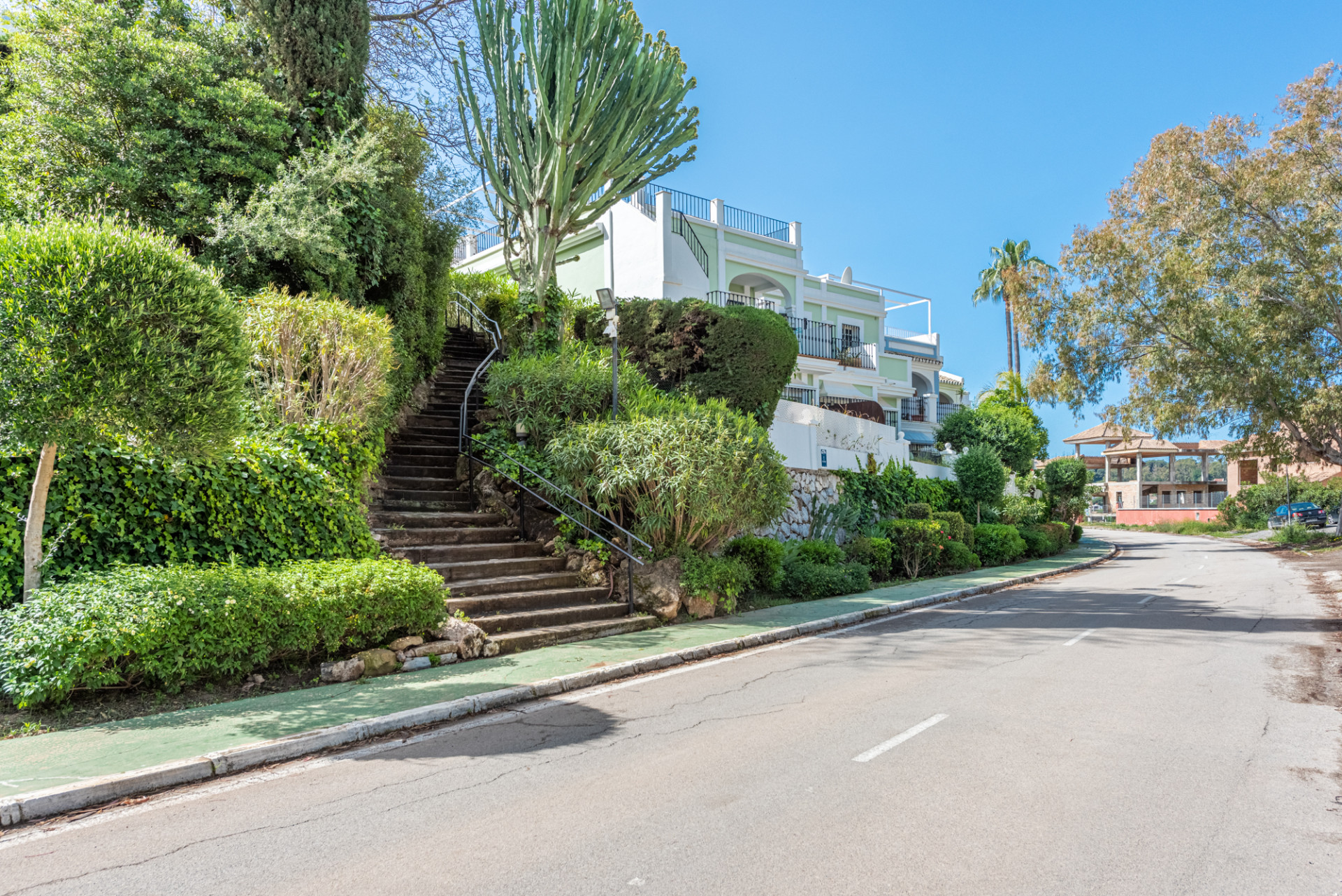 Image 13: townhouse For sale, Nueva Andalucía, €585,000 [HFM-CL10013]