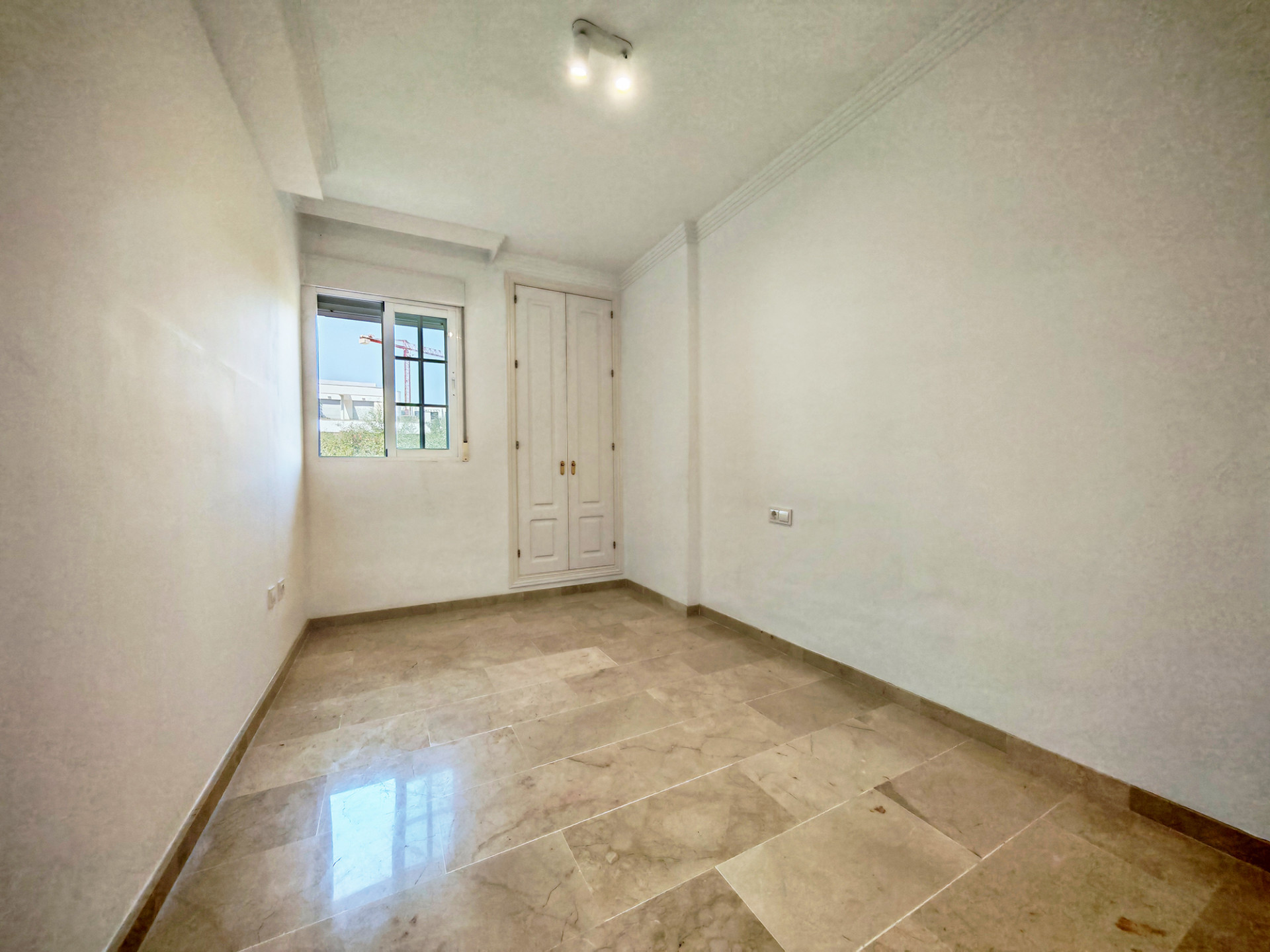 Image 13: apartment For sale, Marbella, €350,000 [HFM-CL10087]