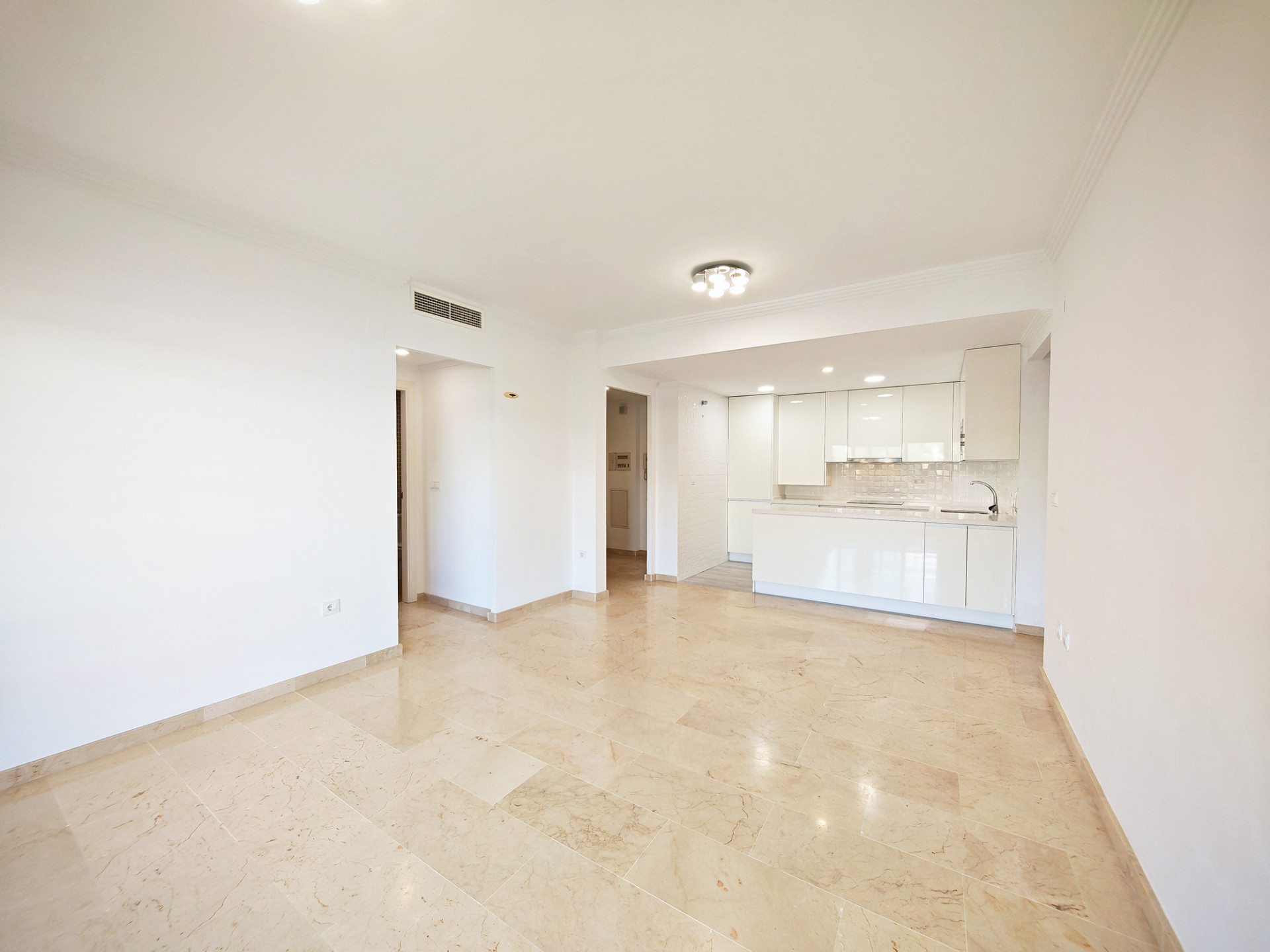 Image 13: apartment For sale, Marbella, €350,000 [HFM-CL10087]