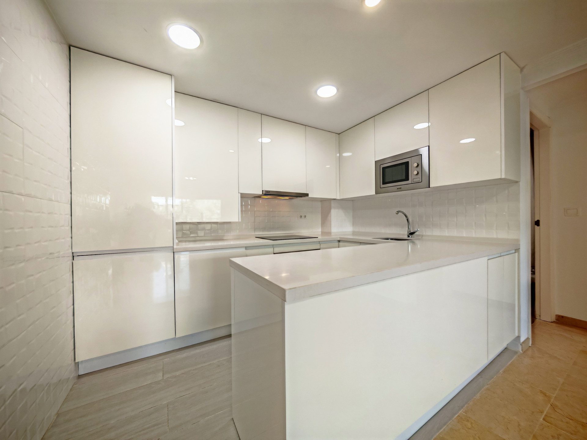 Image 13: apartment For sale, Marbella, €350,000 [HFM-CL10087]