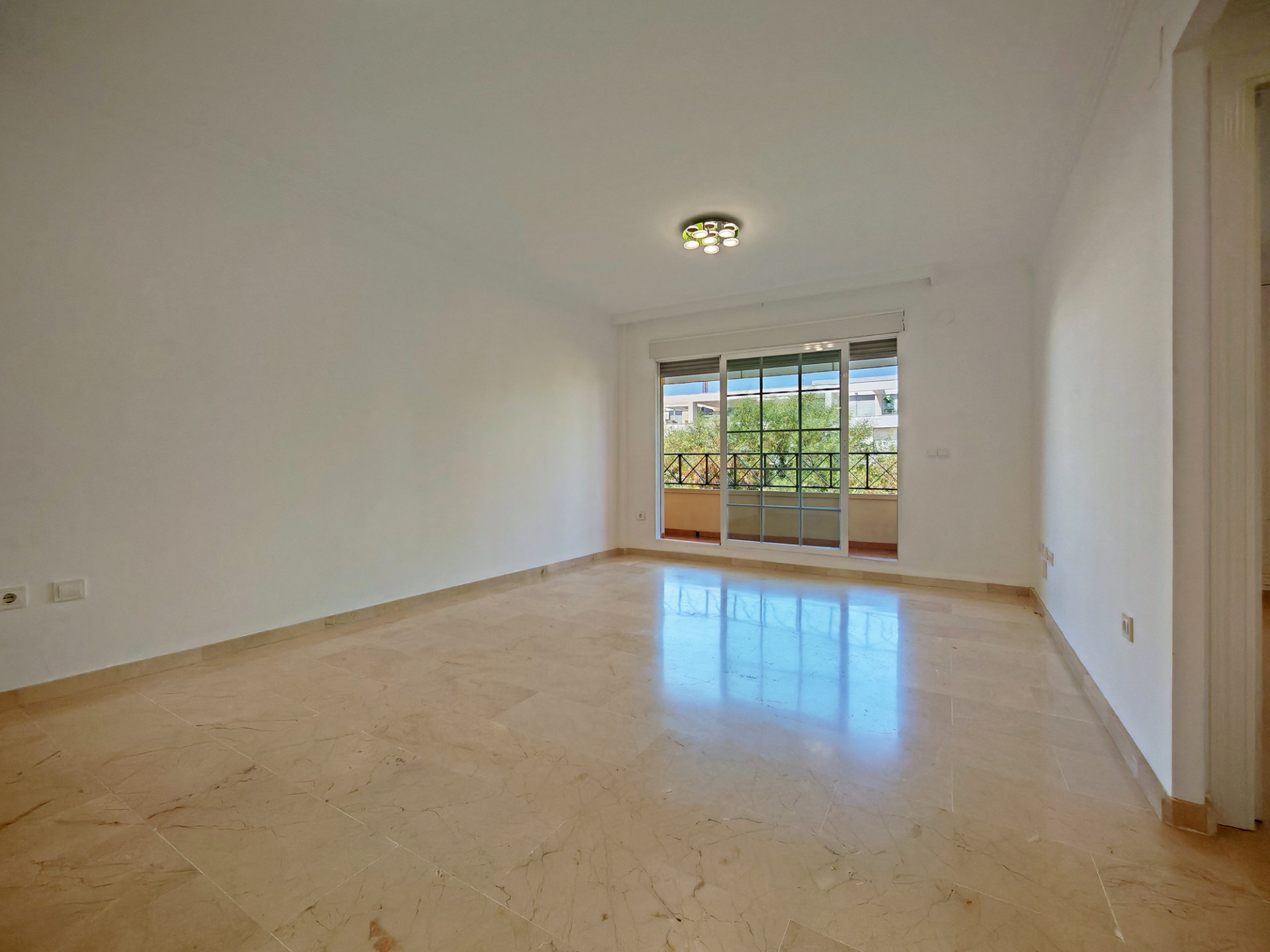 Image 13: apartment For sale, Marbella, €350,000 [HFM-CL10087]