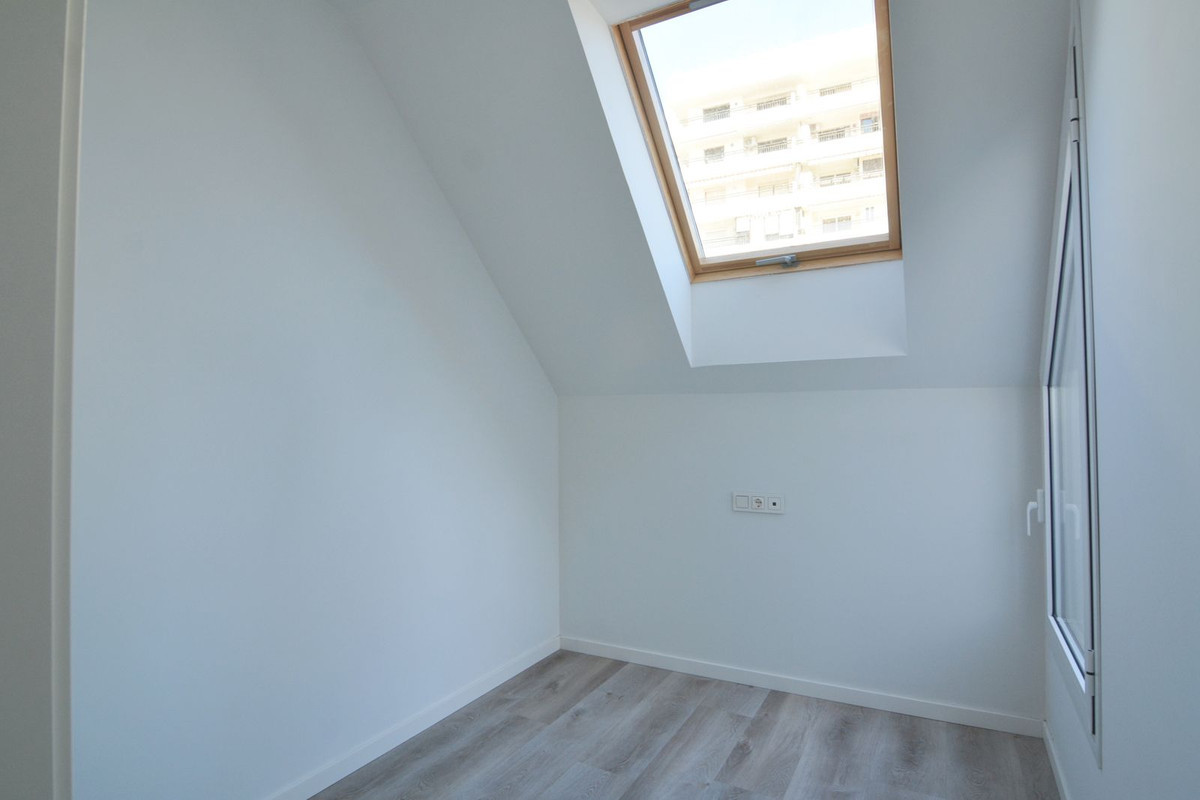 Image 16: penthouse duplex For sale, Fuengirola, €369,000 [HFM-CL10089]