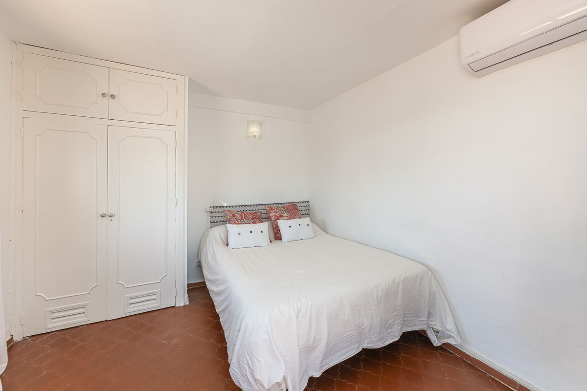 Image 35: penthouse For sale, San Pedro de Alcántara, €549,000 [HFM-CL10123]