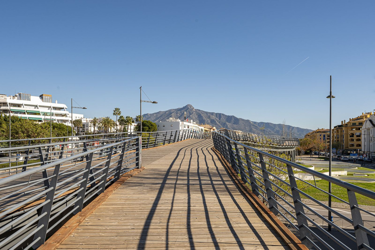 Image 35: penthouse For sale, San Pedro de Alcántara, €549,000 [HFM-CL10123]