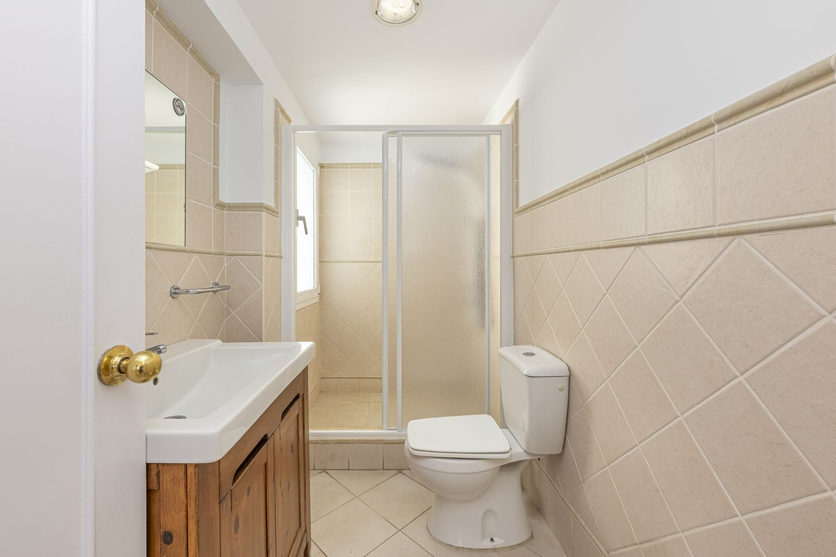 Image 35: penthouse For sale, San Pedro de Alcántara, €549,000 [HFM-CL10123]