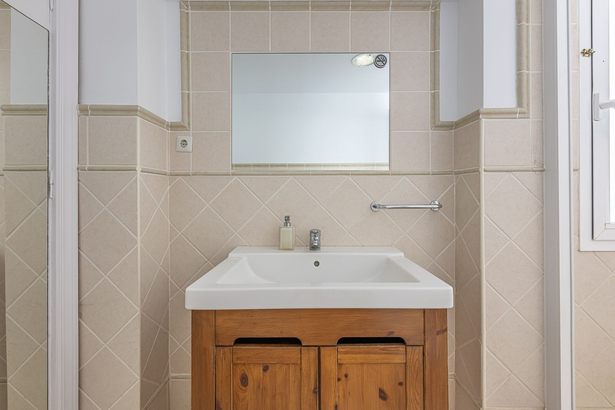 Image 35: penthouse For sale, San Pedro de Alcántara, €549,000 [HFM-CL10123]