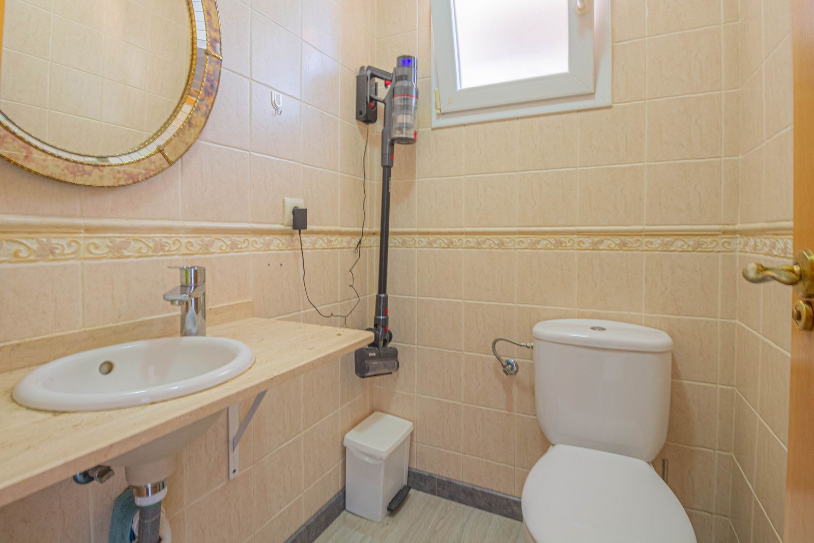 Image 28: villa - chalet For sale, pueblo nuevo de guadiaro, €699,000 [HFM-CL10117]