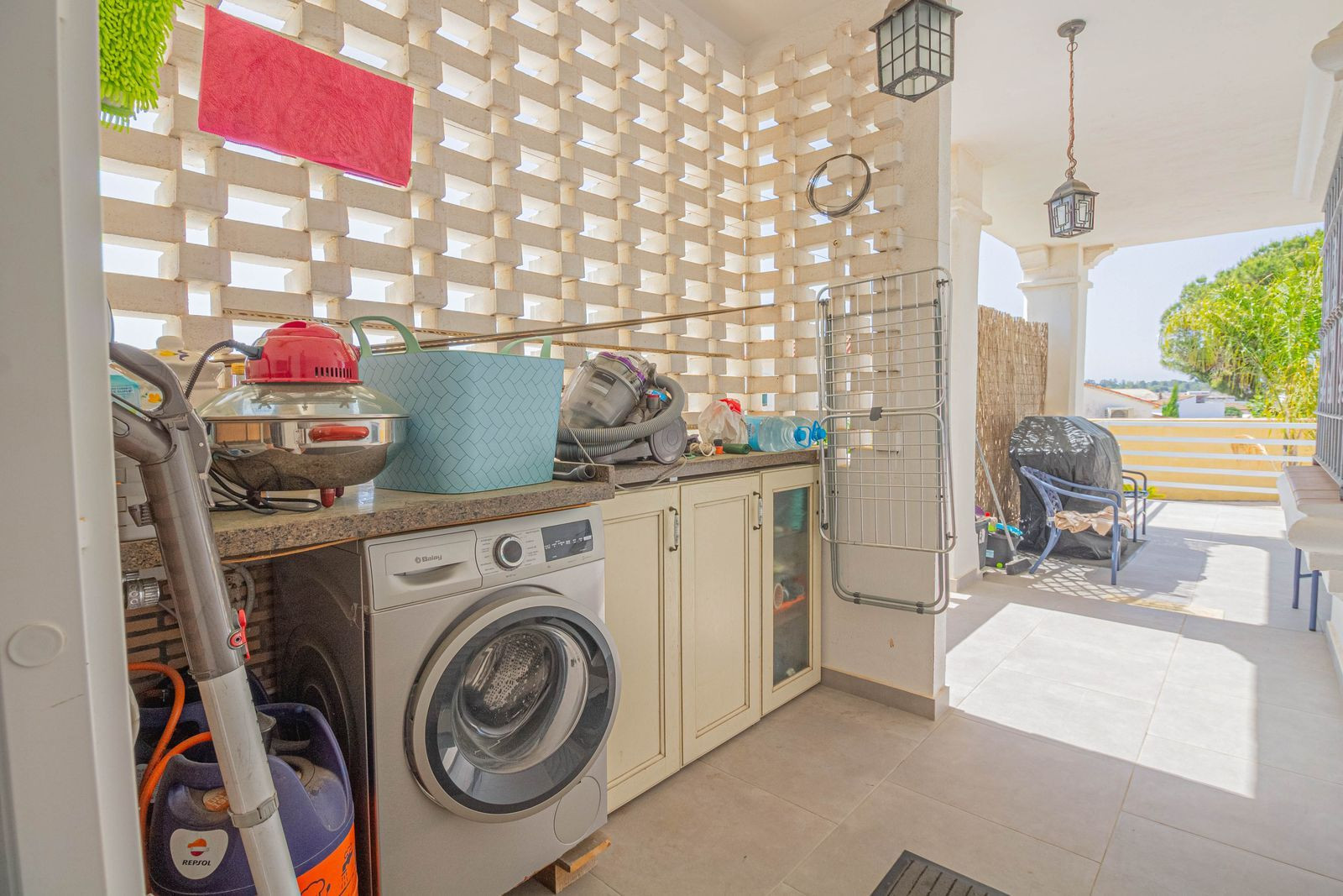 Image 28: villa - chalet For sale, pueblo nuevo de guadiaro, €699,000 [HFM-CL10117]