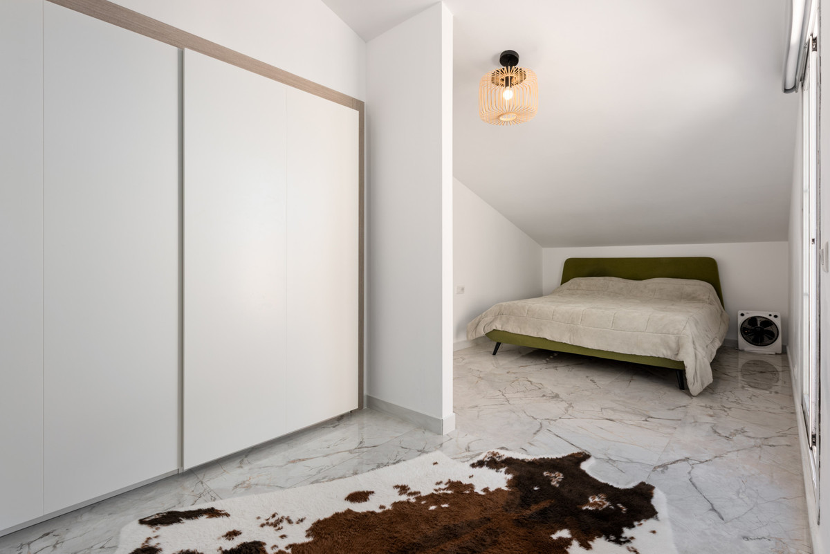 Image 43: detached villa For sale, Estepona, €795,000 [HFM-CL10145]