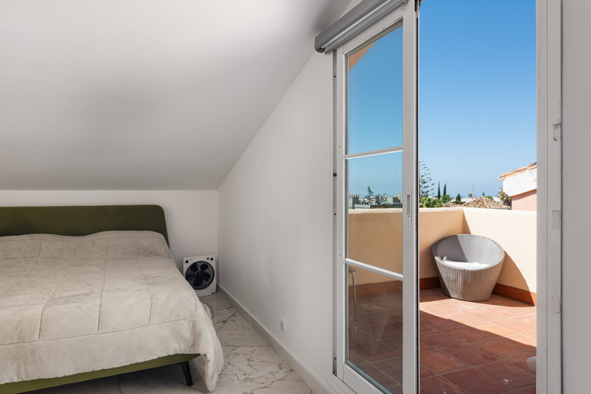 Image 43: detached villa For sale, Estepona, €795,000 [HFM-CL10145]