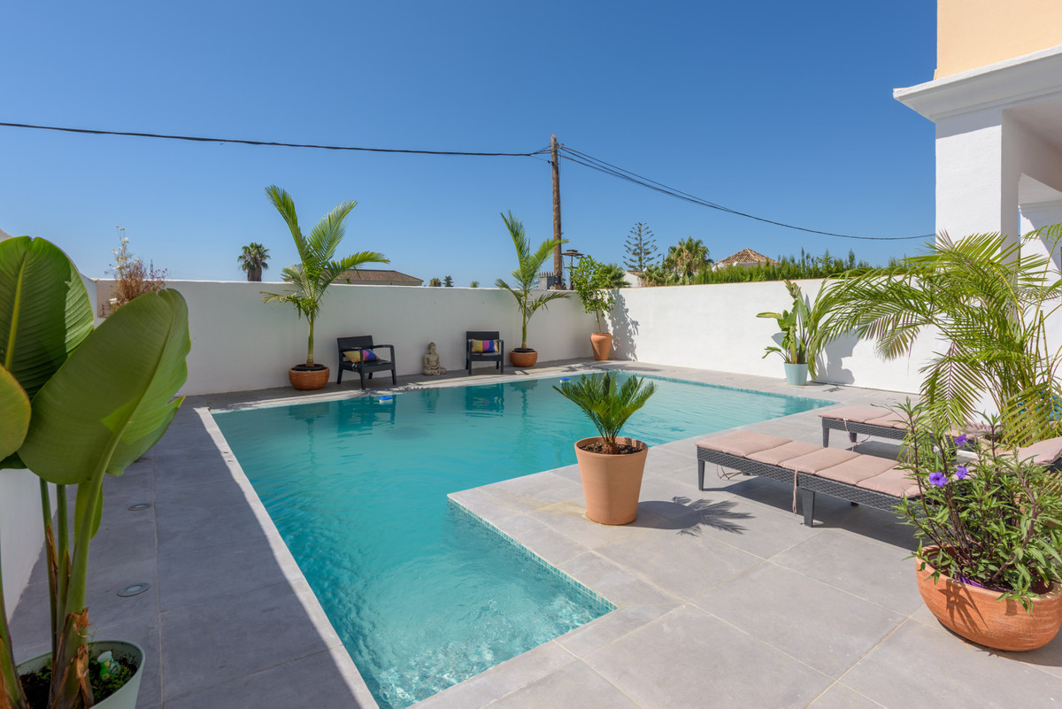 Image 43: detached villa For sale, Estepona, €795,000 [HFM-CL10145]