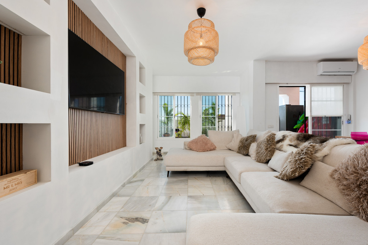 Image 43: detached villa For sale, Estepona, €795,000 [HFM-CL10145]