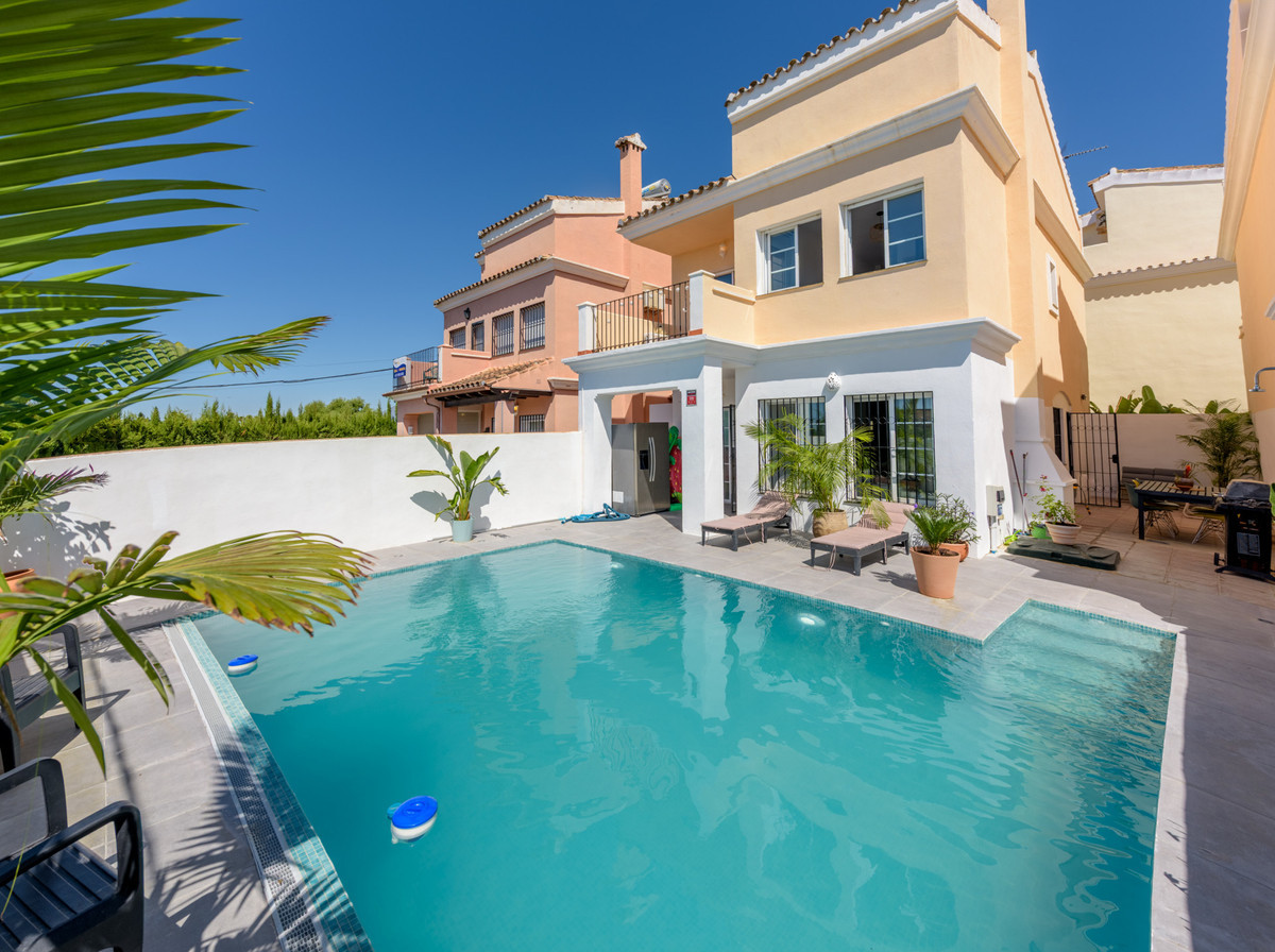Image 43: detached villa For sale, Estepona, €795,000 [HFM-CL10145]