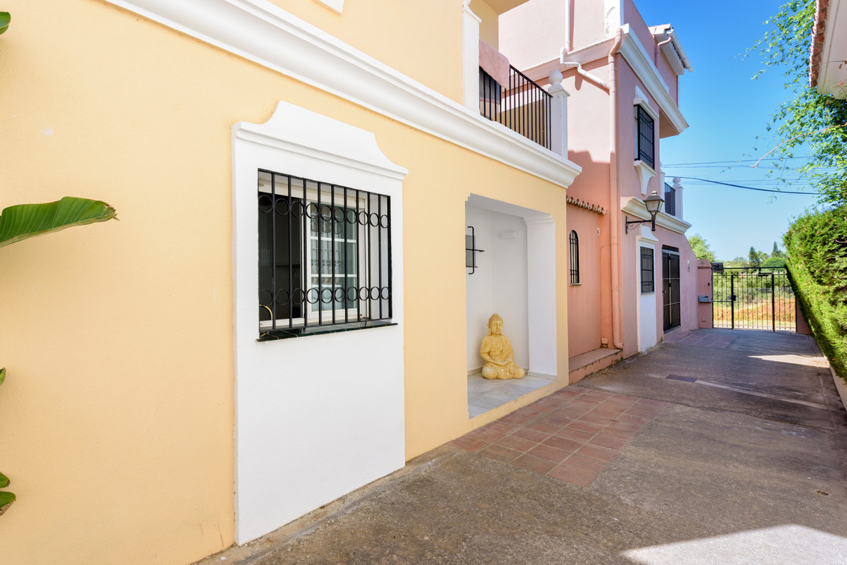 Image 43: detached villa For sale, Estepona, €795,000 [HFM-CL10145]