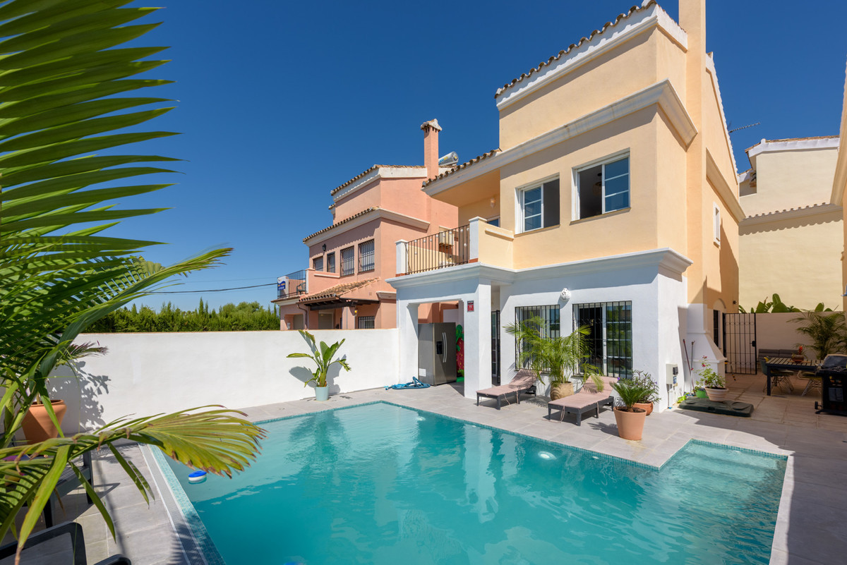 Image 43: detached villa For sale, Estepona, €795,000 [HFM-CL10145]