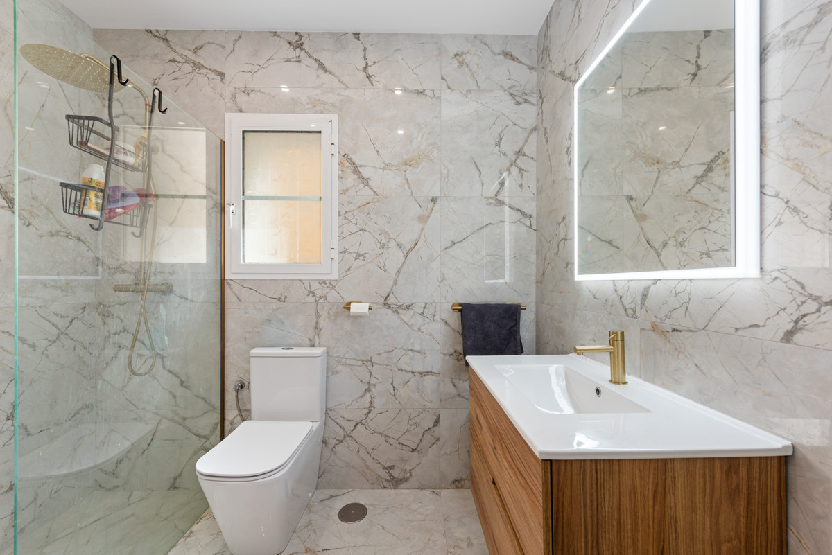 Image 43: detached villa For sale, Estepona, €795,000 [HFM-CL10145]