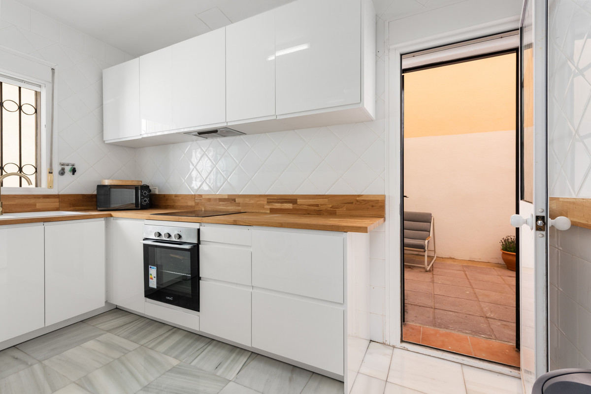 Image 43: detached villa For sale, Estepona, €795,000 [HFM-CL10145]