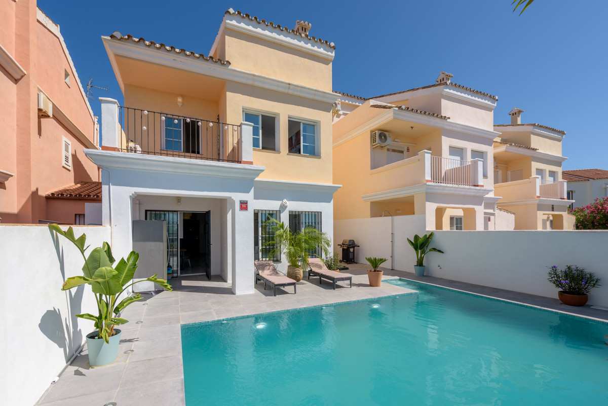Image 43: detached villa For sale, Estepona, €795,000 [HFM-CL10145]