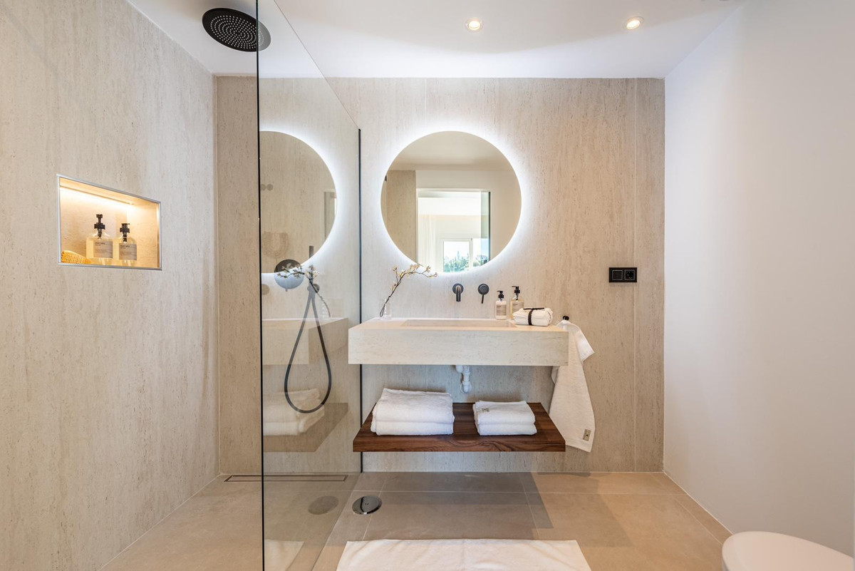 Image 20: apartment For sale, Benahavís, €649,000 [HFM-CL10142]