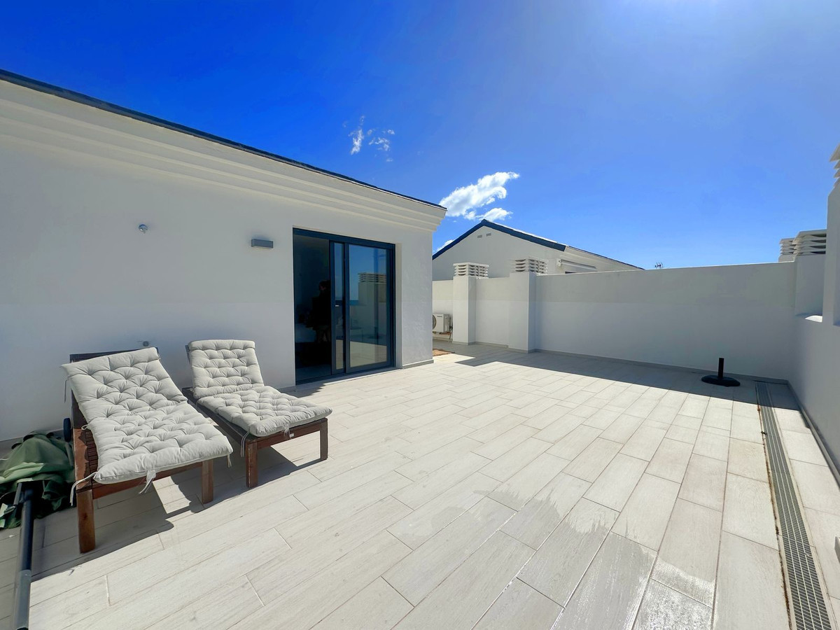 Image 31: penthouse duplex For sale, Estepona, €735,000 [HFM-CL10147]