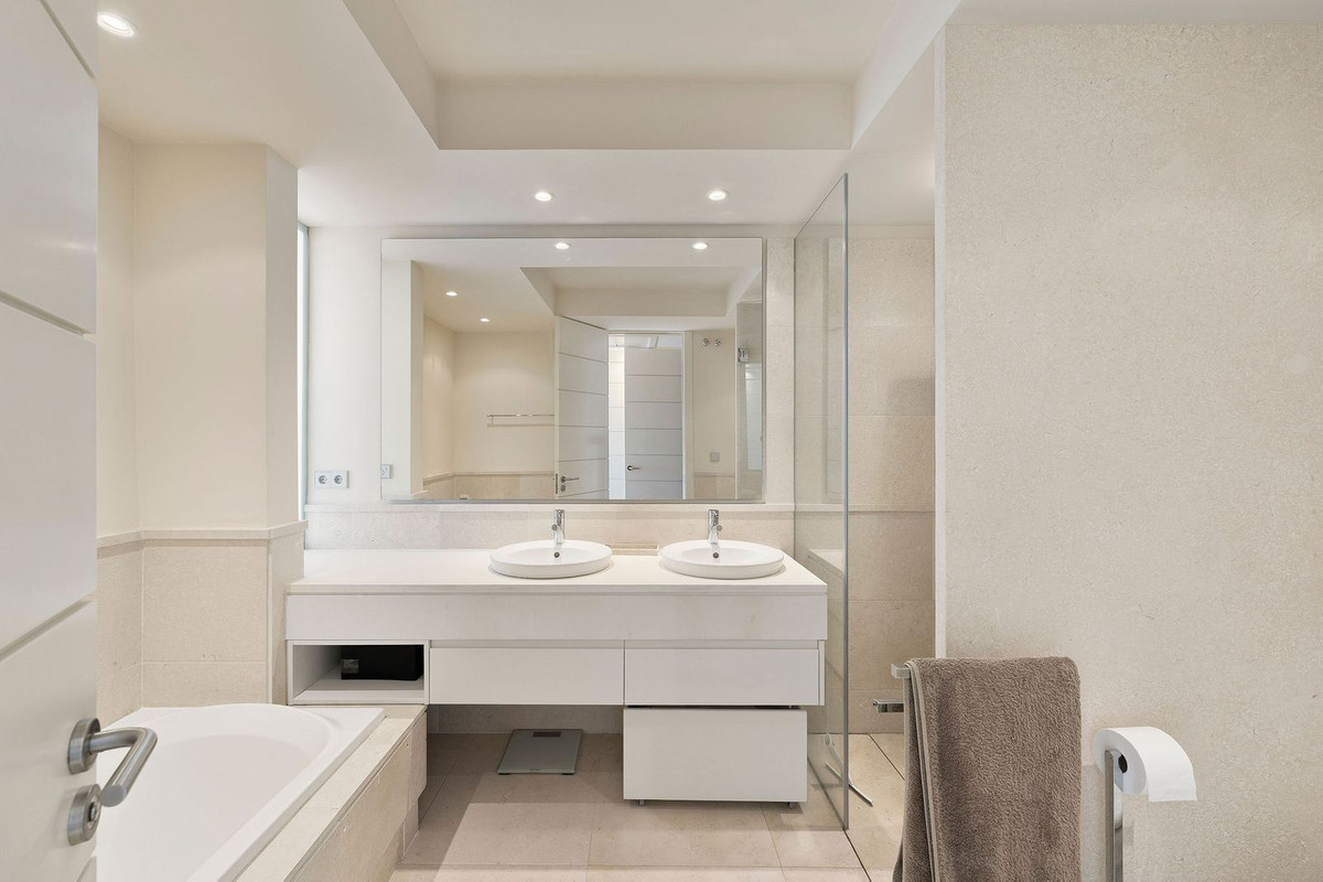 Image 19: penthouse For sale, Benahavís, €755,000 [HFM-CL10146]