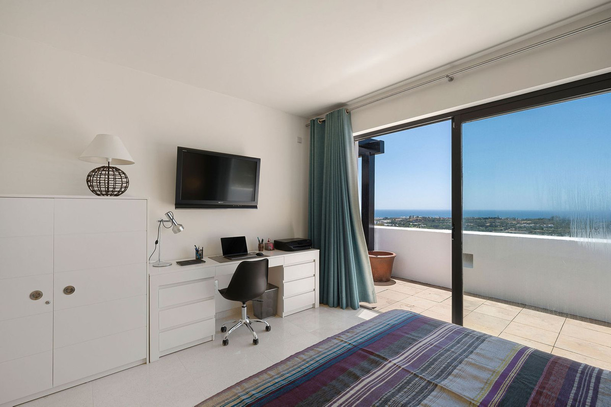 Image 19: penthouse For sale, Benahavís, €755,000 [HFM-CL10146]