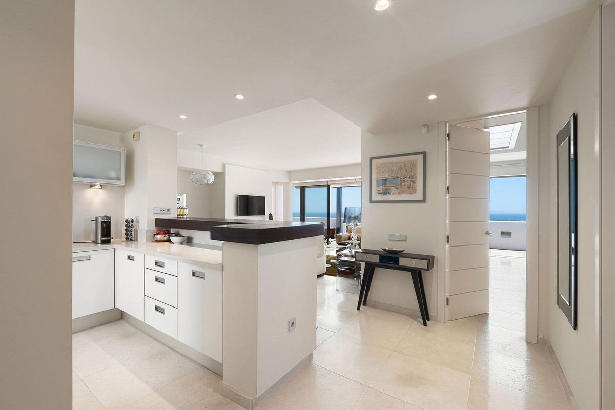 Image 19: penthouse For sale, Benahavís, €755,000 [HFM-CL10146]