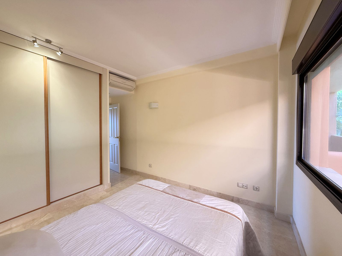 Image 26: квартира For sale, Estepona, €397,000 [HFM-CL10150]