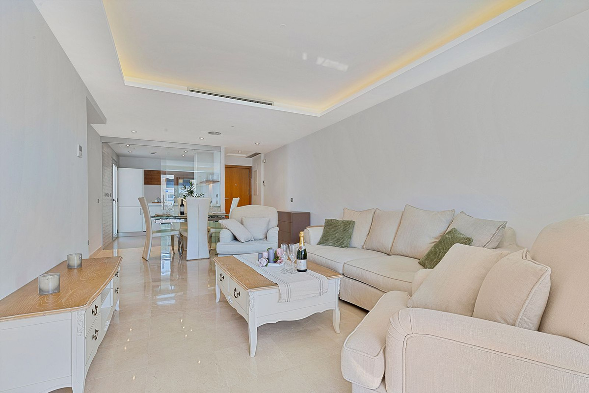 Image 14: penthouse duplex For sale, San Pedro de Alcántara, €650,000 [HFM-CL10140]