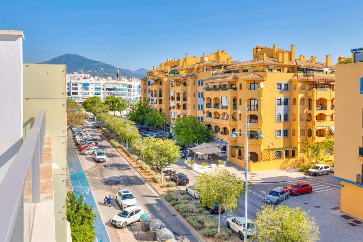 Image 14: penthouse duplex For sale, San Pedro de Alcántara, €650,000 [HFM-CL10140]