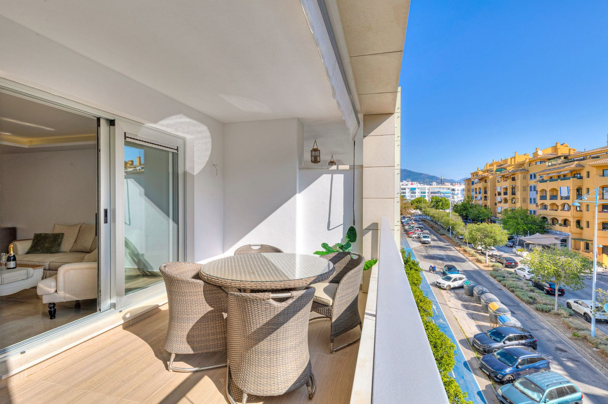 Image 14: penthouse duplex For sale, San Pedro de Alcántara, €650,000 [HFM-CL10140]