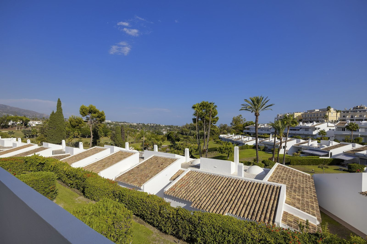 Image 27: Ático dúplex For sale, Nueva Andalucía, €690,000 [HFM-CL10138]