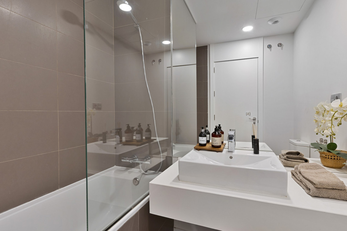 Image 26: penthouse duplex For sale, Estepona, €695,000 [HFM-CL10136]