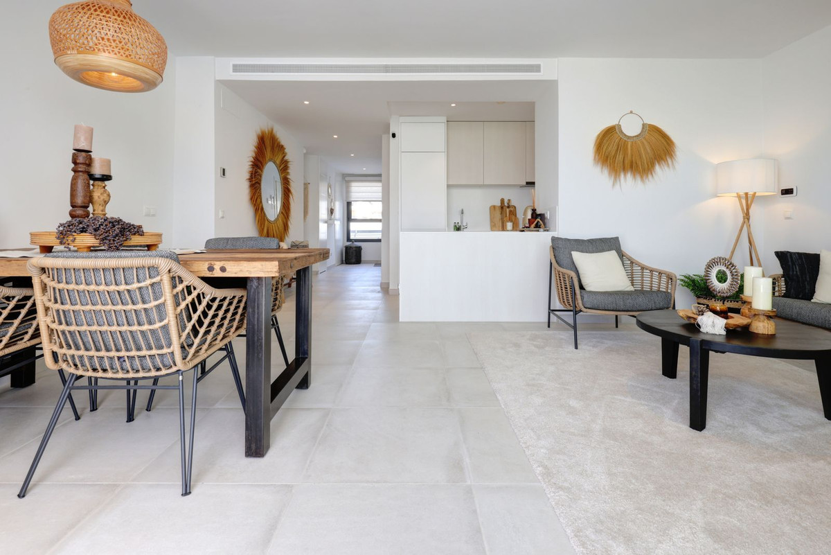 Image 44: penthouse For sale, Estepona, €639,000 [HFM-CL10135]