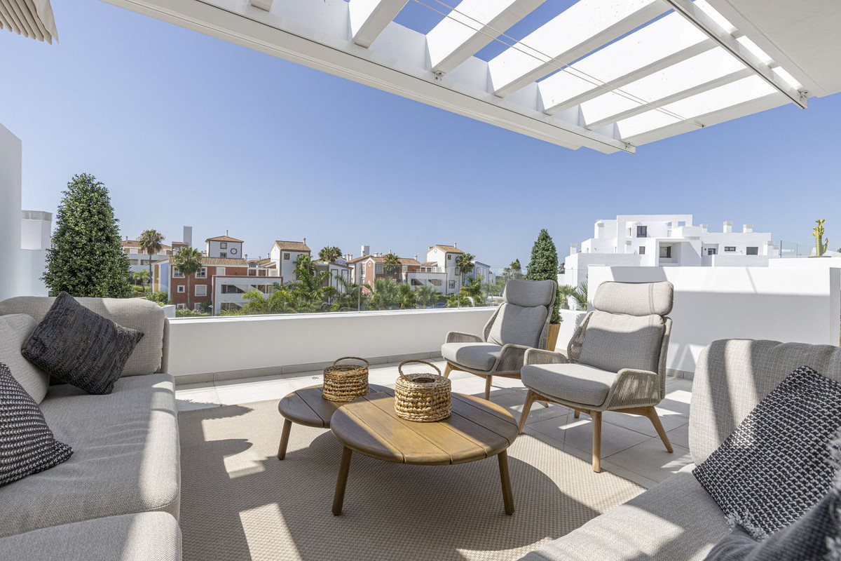 Image 44: penthouse For sale, Estepona, €639,000 [HFM-CL10135]