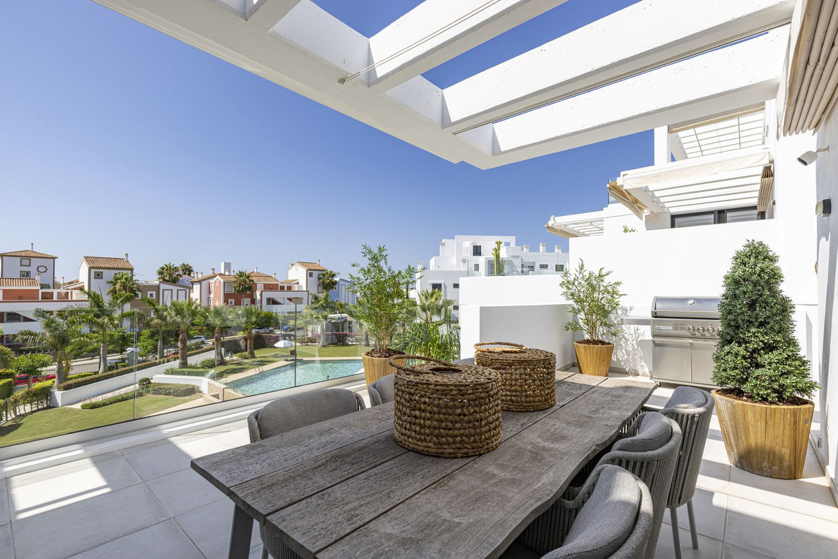 Image 44: penthouse For sale, Estepona, €639,000 [HFM-CL10135]