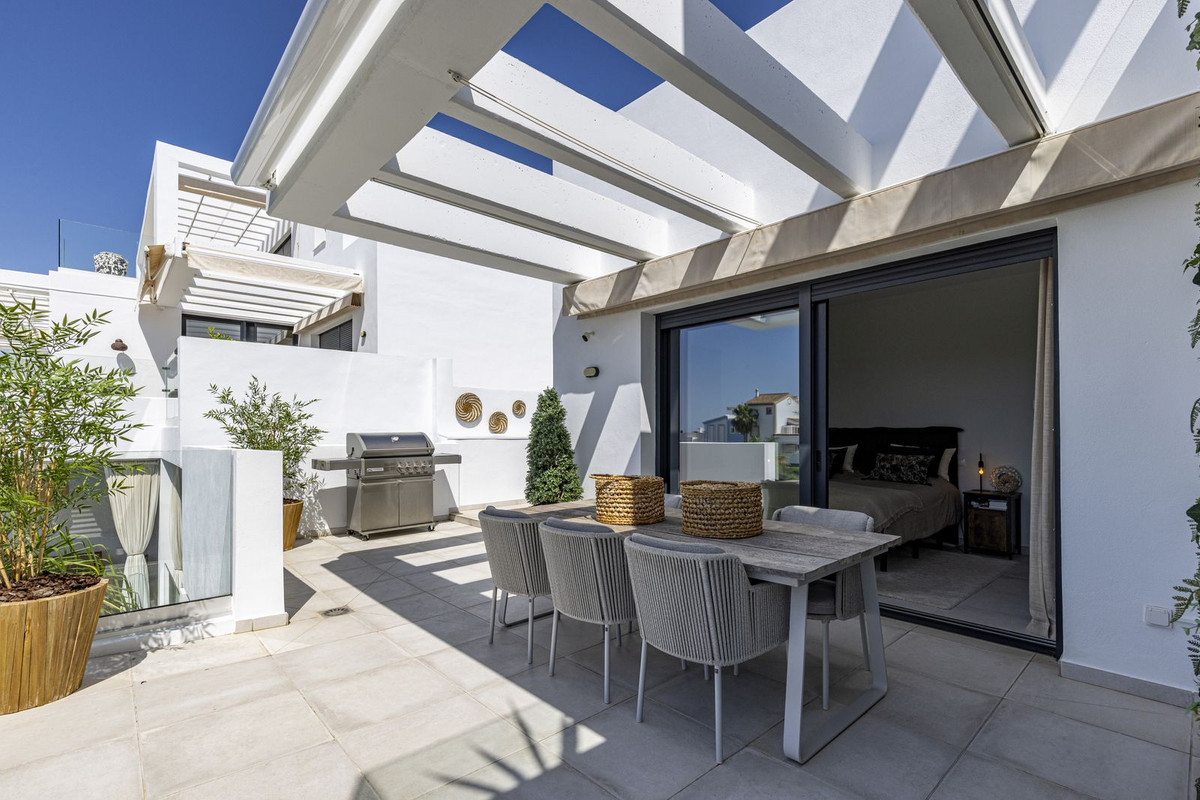 Image 44: penthouse For sale, Estepona, €639,000 [HFM-CL10135]